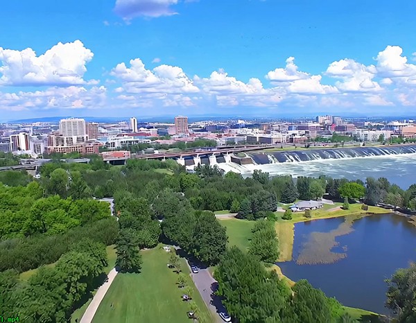城市河流及周边风光航拍