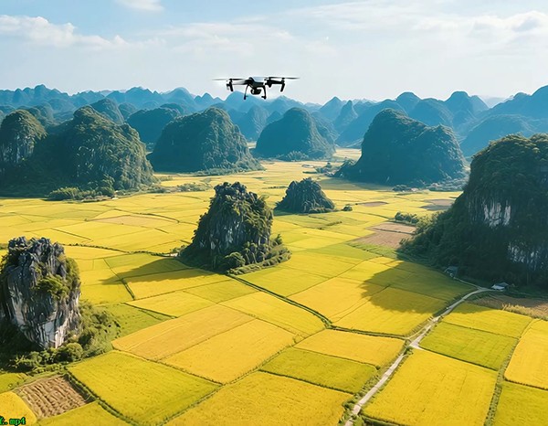 无人机航拍田野山峦风光